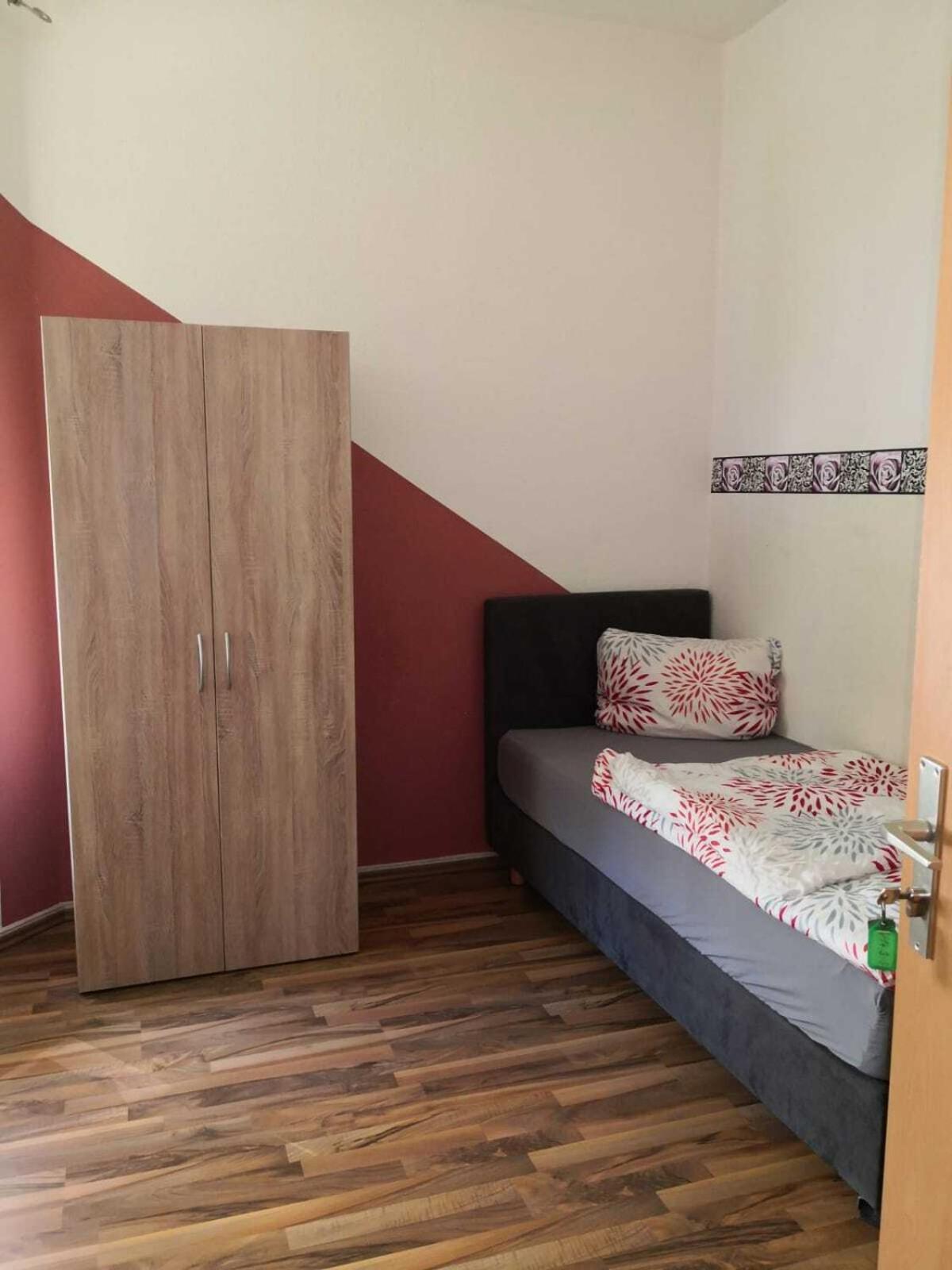 Hostel Im Medizinerviertel Halle  Δωμάτιο φωτογραφία