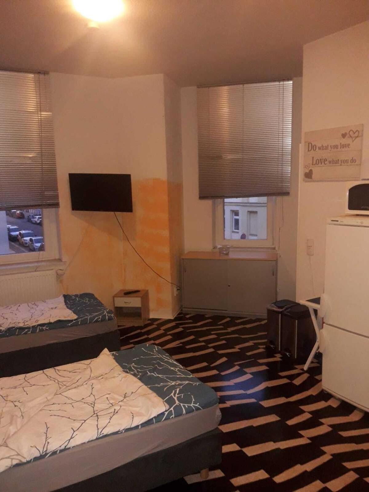 Hostel Im Medizinerviertel Halle  Δωμάτιο φωτογραφία